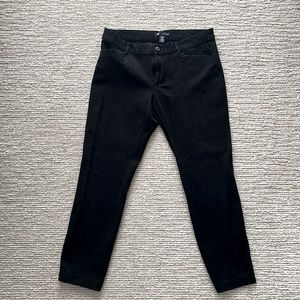 Gap, 4R, slim city black pants.
